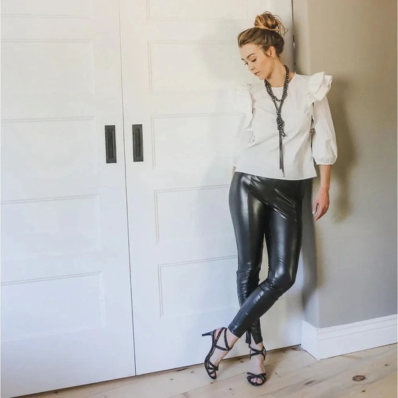 Faux leather leggings - Picture 9 of 15